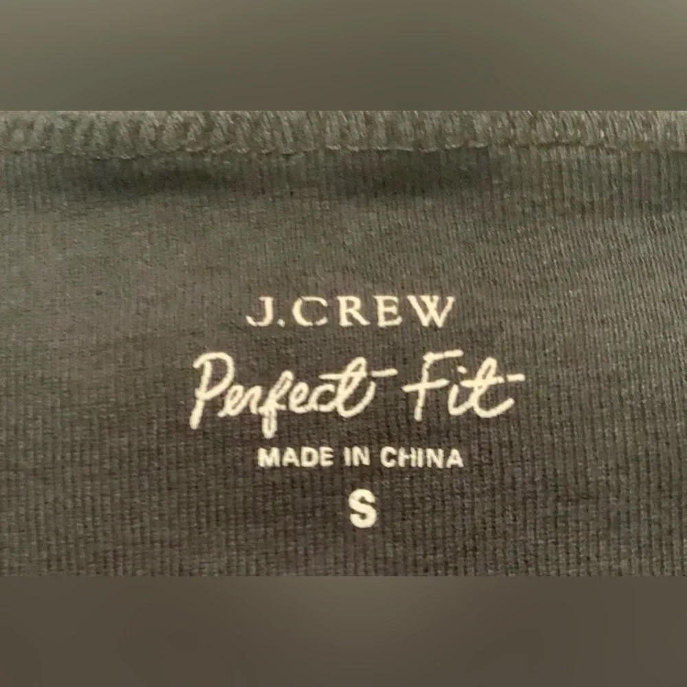 Women's Small Stretchy Perfect Fit J. Crew Black Short Sleeve Tee - Picture 3 of 9